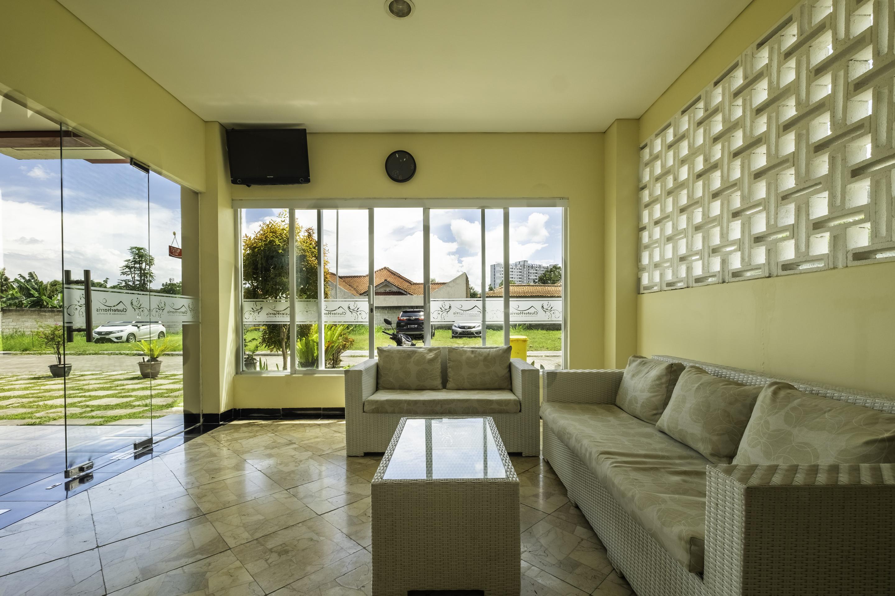 Oyo 2947 Cluster Harris Home Stay & Kos Cimindi Zewnętrze zdjęcie